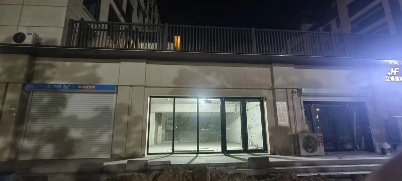 出租门市壹号院东边：周边门市80%都在营业，门面够宽，面积一层85平，地下室85（第 1 张）