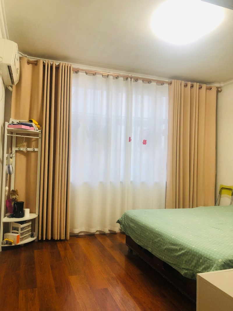 出售小区住房，面积125平方米，带同等面积阁楼，有意向的联系，（第 2 张）