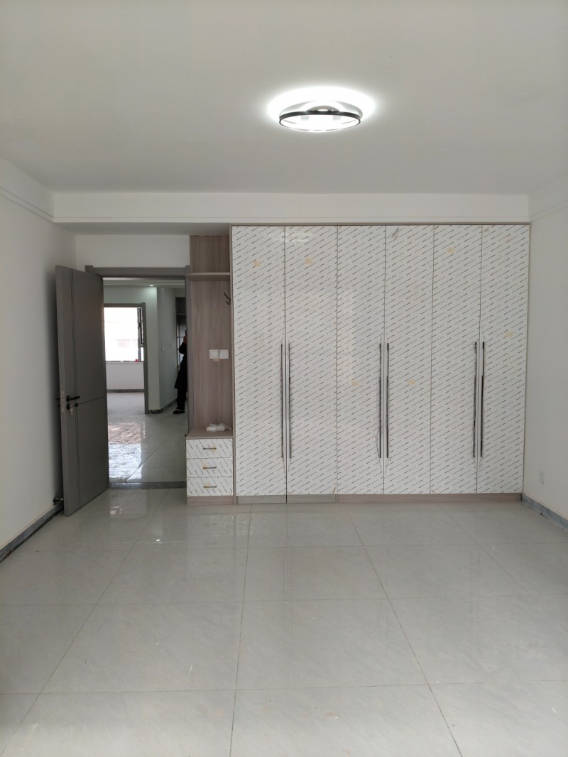东关自建房 位置优势，南邻广运府东湖公园，东邻滨河小学交通方便出售三层西户，三室（第 1 张）