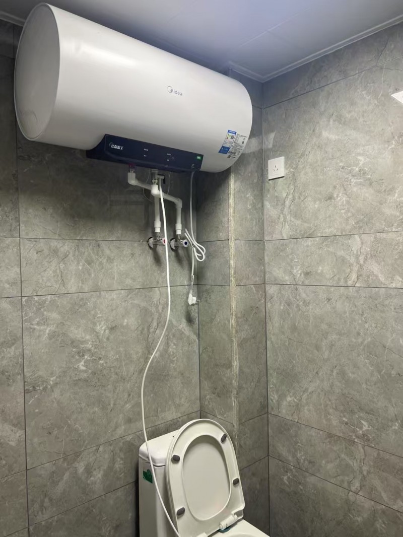 焦庄自建房，出租二楼，三楼，都是三室两厅两卫，家具家电齐全，有空调地暖，拎包入住（第 1 张）
