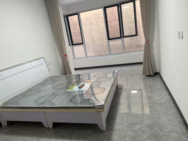 焦庄自建房，出租二楼，三楼，都是三室两厅两卫，家具家电齐全，有空调地暖，拎包入住（第 4 张）