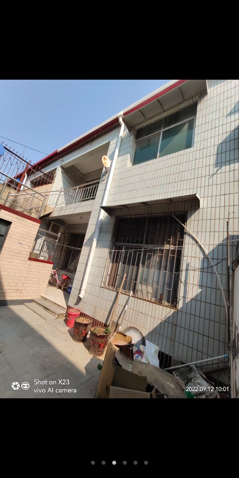 老市场东头(家多好超市墙北侧)，水电齐全，独院出租。（第 1 张）