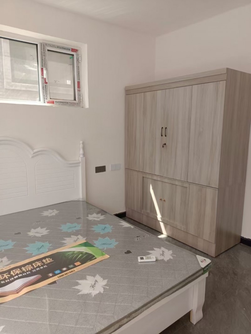 新房子新家具，地暖天然气， 站前小学附近，临近第四中学，广平小学，独院一梯两户，（第 5 张）