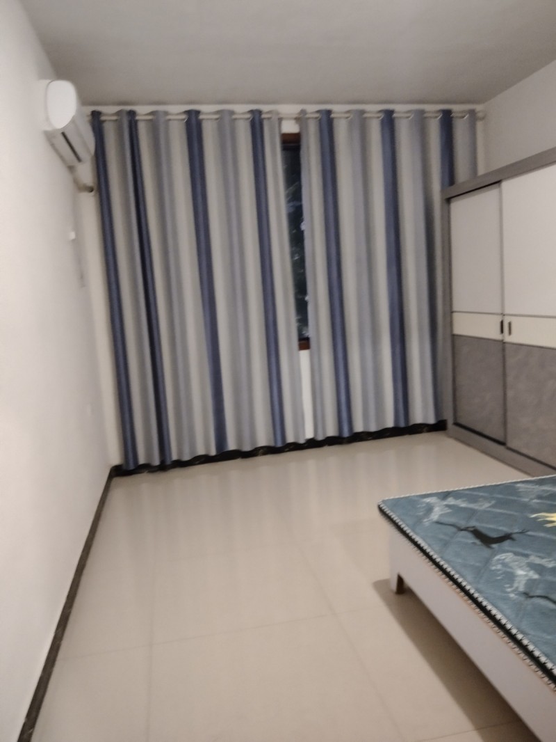 出租两室一厅一厨一卫，家电齐全拎包入住，停车方便，近邻滨河小学，实验一，实验四，（第 3 张）