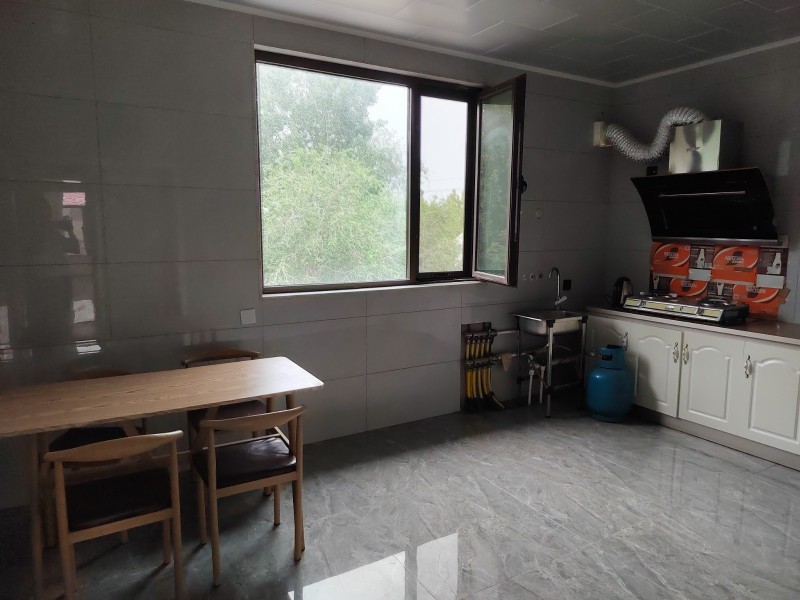 出租自建房3楼，火车站西，三室两厅一卫，配套齐全，紧邻站前路小学，火车站，第四中（第 2 张）
