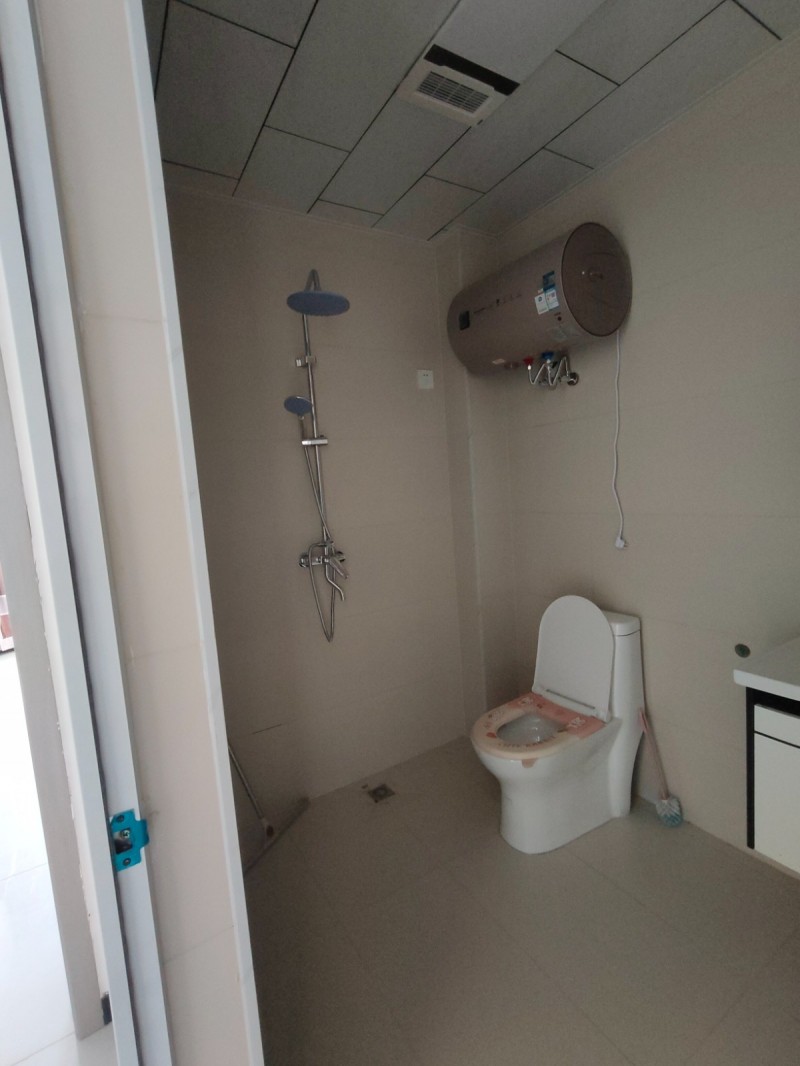 出租住房广平县袁庄村，二中西侧，自建单元房，三室一厅，一厨一卫，袁庄村，紧邻广平（第 2 张）