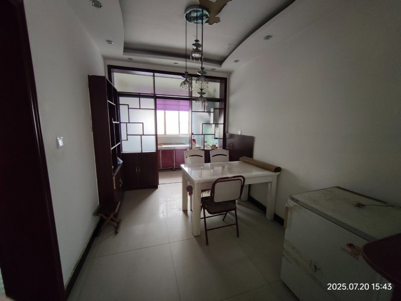 出租家和小区，401室114㎡600元每月，年付无电梯 紧邻广平小学。广平县人民（第 1 张）