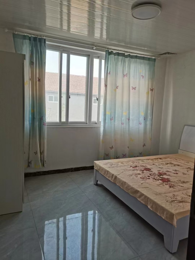 《出租房屋》自建学区房，中央公园北门斜对过，紧邻第一幼儿、实验四，一中，三中，停（第 1 张）