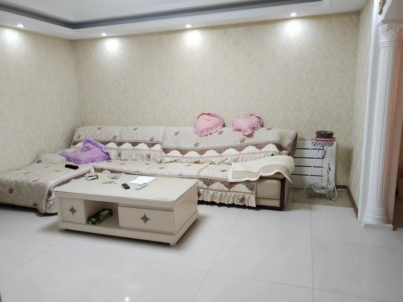 出租 广安小区3楼，110平2室2厅1卫，家具家电，新冰箱，领包入住，有地暖，（第 3 张）