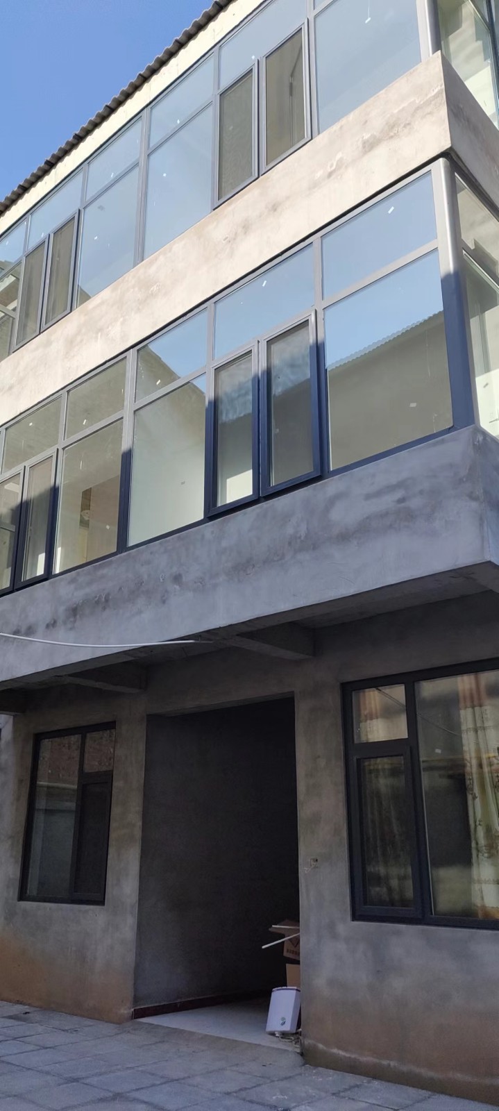 新建单元楼出租，紧临二中、实验二、新职教、水电齐全、停车方便，两室一厅一厨一卫，（第 4 张）