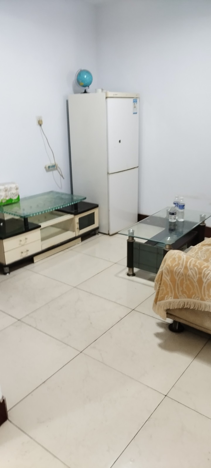 【制氧机24号院】出租邯钢与铁西大街交叉口房.3室一厅一卫.650一个月.家具家（第 1 张）