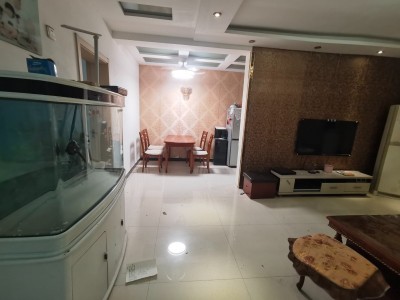 出租家和小区7号楼2单元402，三室两厅两卫，紧邻广平小学县医院，交通便利。（第 6 张）