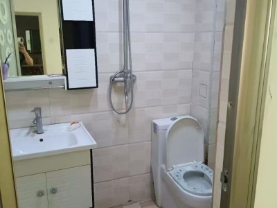 出租 金河苑 小区住房 三室两厅 两卫  4楼 采光好，通风好。精装修，家具家电（第 3 张）