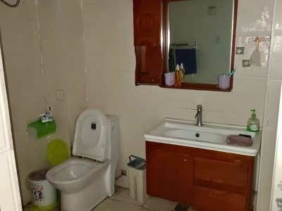 出租 金河苑 小区住房 三室两厅 两卫  4楼 采光好，通风好。精装修，家具家电（第 6 张）
