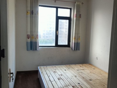 出租万浩新城三室两厅两卫简装，有空调家具掂包入住！停车方便（第 1 张）