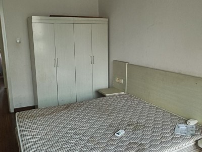 出租万浩新城三室两厅两卫简装，有空调家具掂包入住！停车方便（第 3 张）