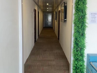鸿河民宿，日租、月租，内有独立卫生间，热水器、无线网，全自动洗衣机，停车方便。地（第 3 张）
