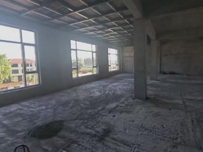 出租自建房三层2000平，南北通透 免两年房租，自己装修 室内大电梯，三层，位置（第 2 张）
