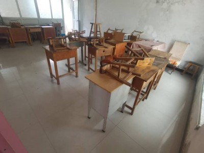 东方小学附近门市，有大开间，有两室一厅一卫，有大院子，能住能办公，带空调可整租可（第 1 张）