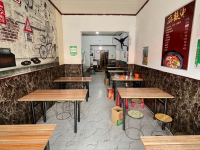 转让成安小吃街口临街餐馆，80平纯一层，西邻美食林购物广场，东邻新赵都商场。繁华（第 2 张）