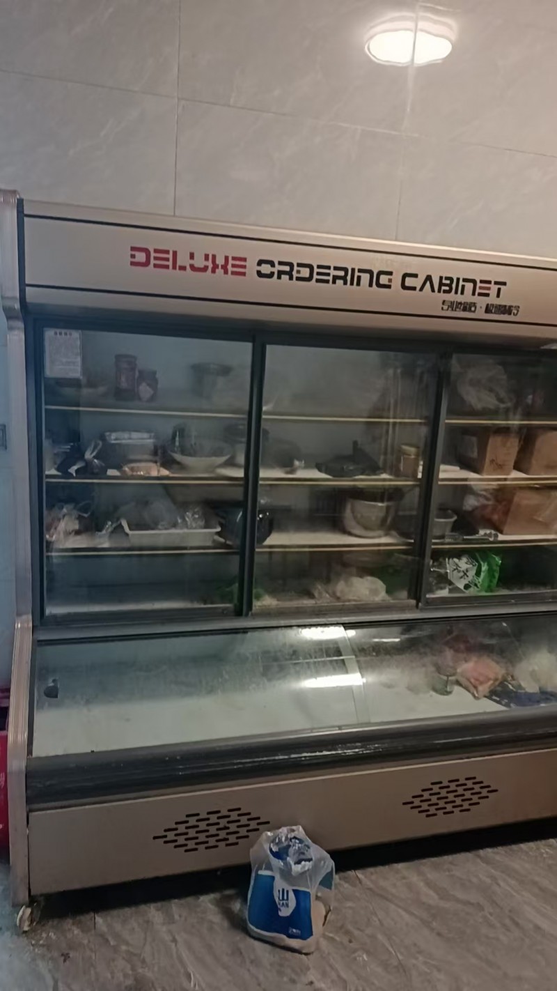 出售一个展示柜，有意者联系（第 1 张）