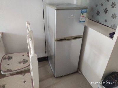 康佳苑小区单元楼1楼出租，三室两厅，一厨一卫，精装伶包入住。紧邻美食林超市。南关（第 5 张）