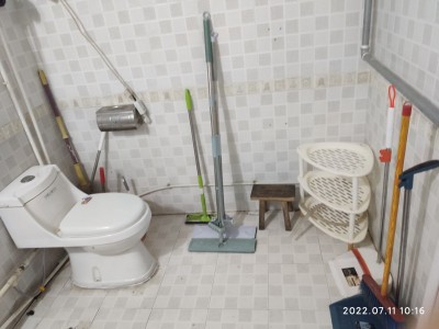 康佳苑小区单元楼1楼出租，三室两厅，一厨一卫，精装伶包入住。紧邻美食林超市。南关（第 9 张）