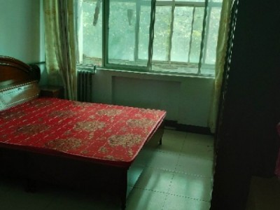 出租新华书店门市二楼单元房，紧邻文化广场、实验三小，交通便利，位于县城中心，面积（第 2 张）