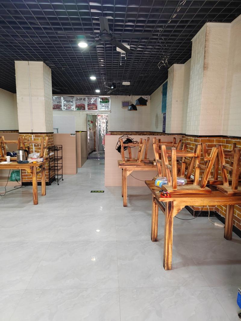 魏县中医院路口北30米路东，饭店转让出租均可，营业中，105平，一楼商铺（第 1 张）