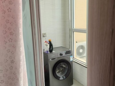 滨河花园出租六楼两室一厅领包入住价格不贵，随时看房，房东直租。（第 4 张）