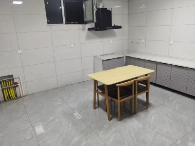 出租房屋，广安小区北门附近，一楼二楼130平精装修，空调，地暖，简单家具（第 3 张）