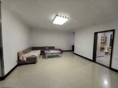 【红旗小区】出租三室两厅两卫，家具齐全，领包入住。外加地上阳面超大车库。（第 3 张）
