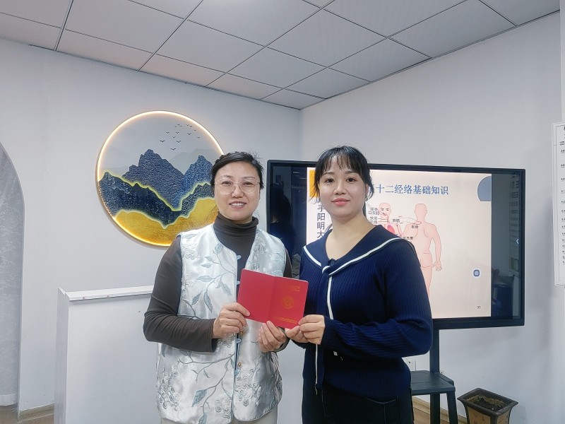 小儿推拿培训
脐灸培训
视力养护培训
鼻炎项目培训（第 3 张）