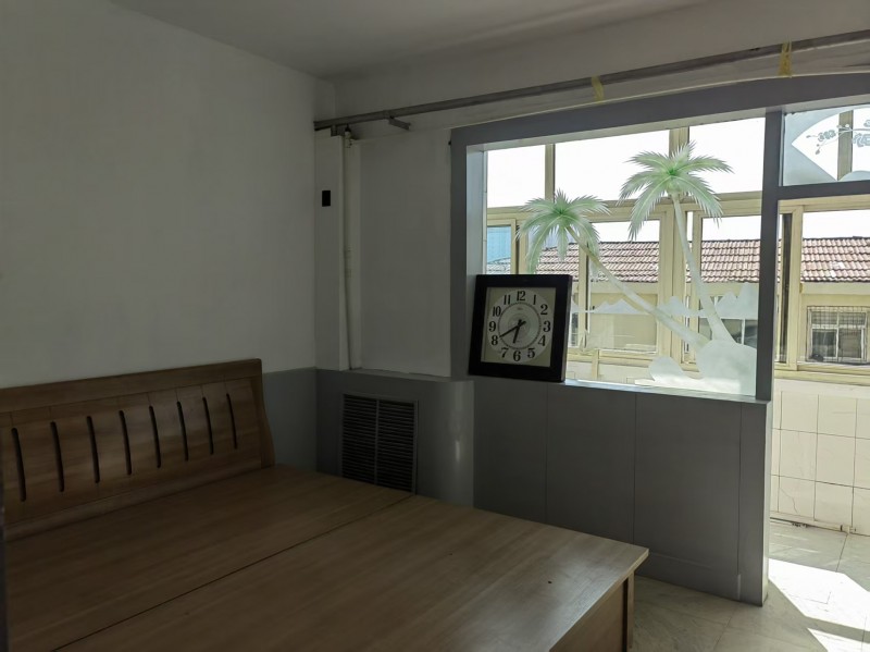 复兴区工商局家属院，六楼，128平，三室两厅一卫，
家具家电齐全，洗衣机，冰箱（第 7 张）