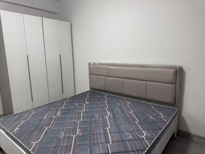 【万浩悦城】138平，四室，家具家电齐全，年租一万二（第 2 张）