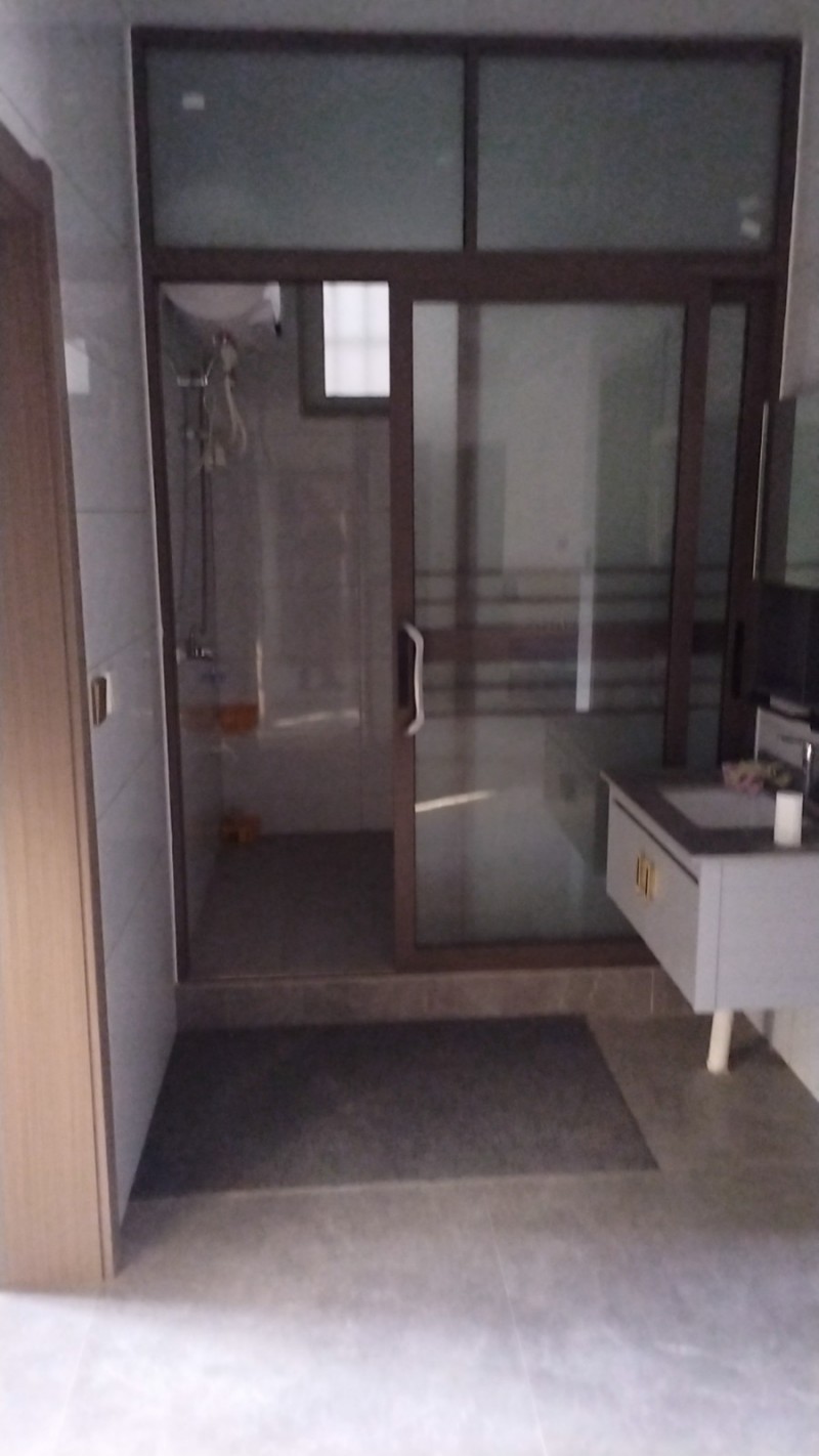 建设街北段，新房源装修好，现对外出租，水电暖齐全，无物业费干扰，停车便利。老人勿（第 6 张）