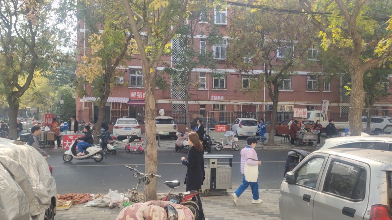 丛台区朝阳路黎明街口西北角，一楼临街门房直租(无转让费)，水电暖齐全，大小门房两（第 3 张）