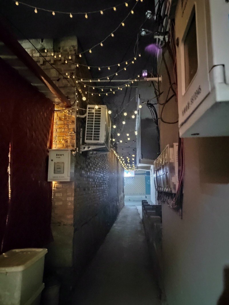 饭店面积130多平方，饭店设备齐全，接手就可以直接干。路段好，临近大街，
本村（第 1 张）