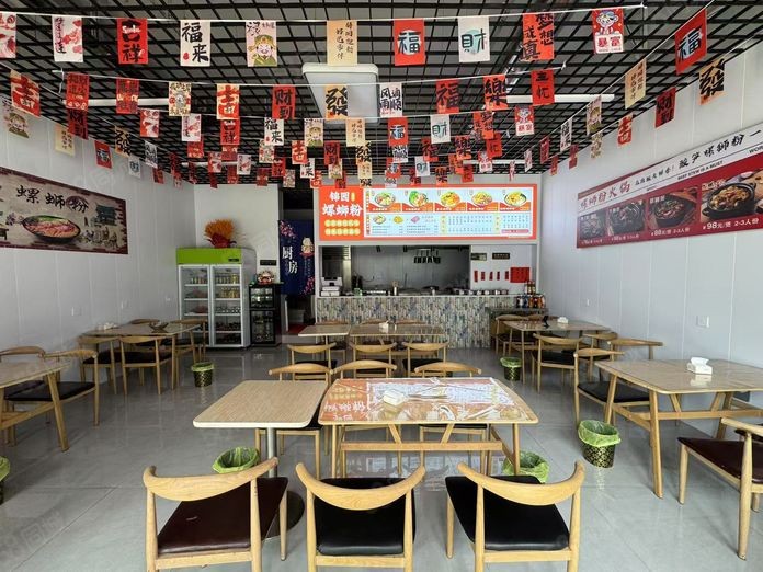 商业街临街门市，七十四平，门前停车场，可外摆宽敞，门头醒目，临东柳大街，（第 2 张）