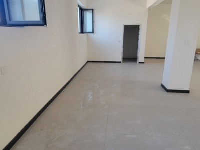 门市转让 老职教中心附近精装修，有居住有办公（两个），带电梯，南北通透，有意向联（第 7 张）