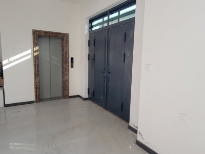 门市转让 老职教中心附近精装修，有居住有办公（两个），带电梯，南北通透，有意向联（第 9 张）
