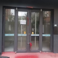 枫美帝景城中门儿大众门诊对过门市出租
位置：广平县人民西路与建新街交叉口西北方（第 1 张）