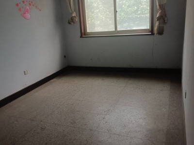 出租汽车站四季羊汤西边，二楼三楼，整体租分租都行，水电齐全交通方便（第 4 张）