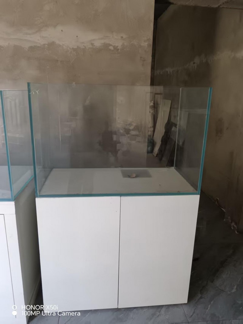 900*500*600实木柜，鱼缸，特价900元一套，自提，北海庄园。（第 1 张）