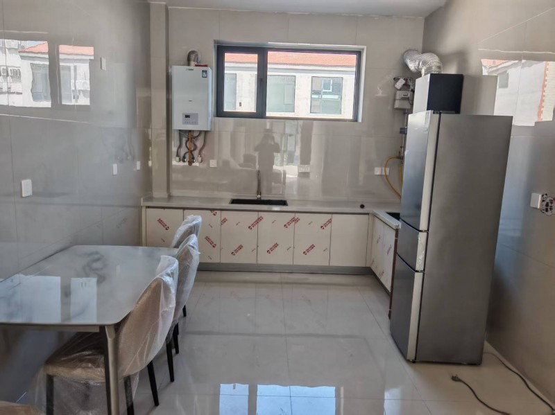 单元楼首次出租，水电气家具家电齐全，郦商小学东100路南，停车方便，需要的联系（第 1 张）