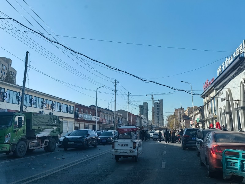 大世界酒店对面，面积240平，水电齐全 地址:河北省邯郸市肥乡区朝阳幼儿园东北7（第 1 张）