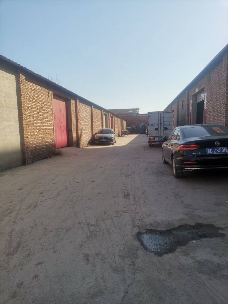 出租仓库：粮油市场南有仓库出租，紧临107国道，水电齐全，（仓库可租可售）（第 2 张）