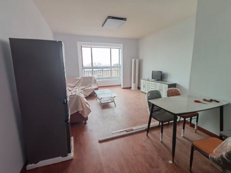 出租太极广场北边嘉烨豪庭小区5号楼，135平，三室一厅两卫，领包入住（第 1 张）