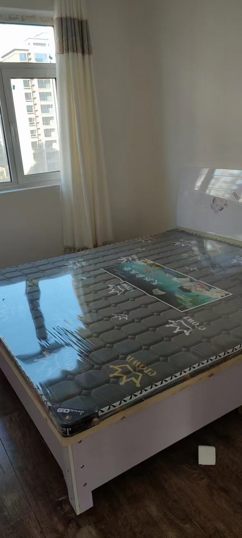 出租翰林公馆2号楼130㎡单元房，三室两厅一厨两卫，15㎡的储藏间，木地板装修，（第 3 张）