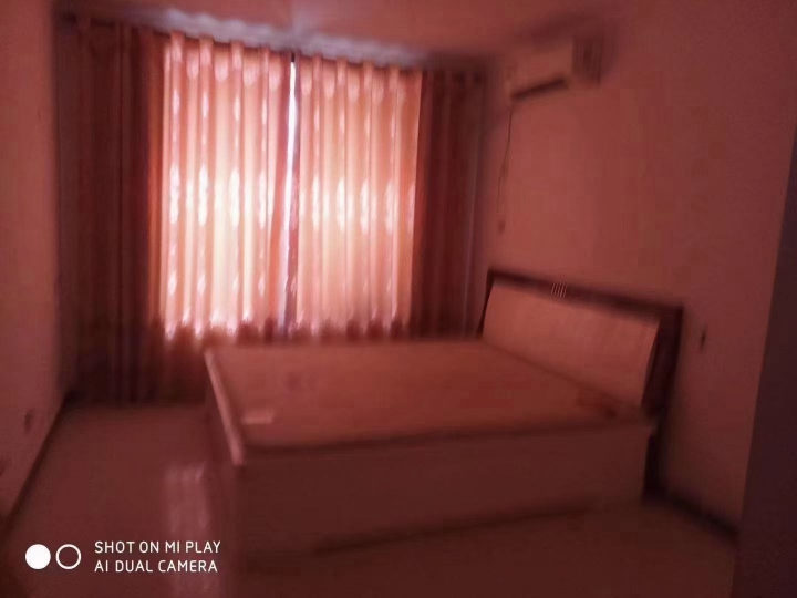 出租信合嘉园三楼，三室一厅，家具、家电齐全，地暖空调俱全，年租金不贵，随时看房，（第 2 张）